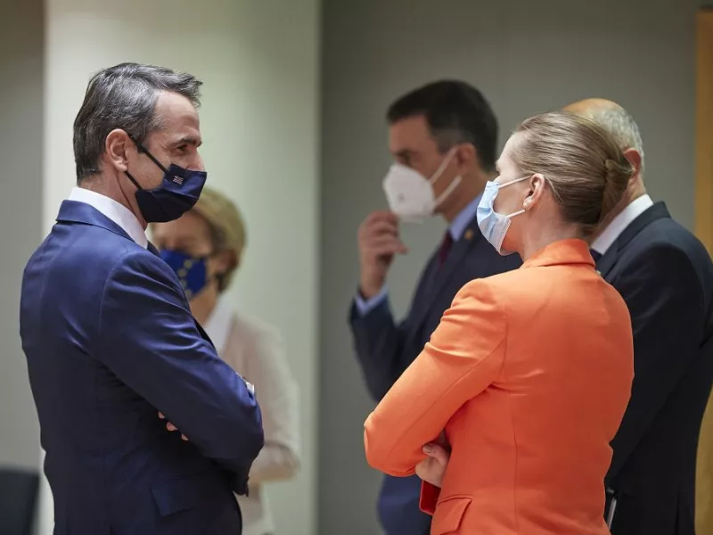 Σε δύο «στρατόπεδα» η Ευρώπη για το Ουκρανικό – Η στάση της Αθήνας 
