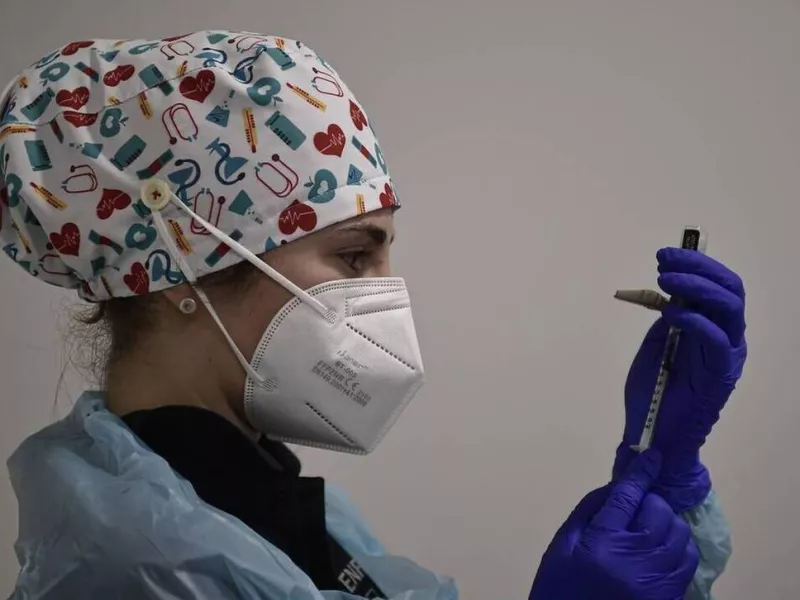 Λήγει σήμερα η προθεσμία εμβολιασμού των άνω των 60 - Το 90% έχει εμβολιαστεί ή έχει κλείσει ραντεβού
