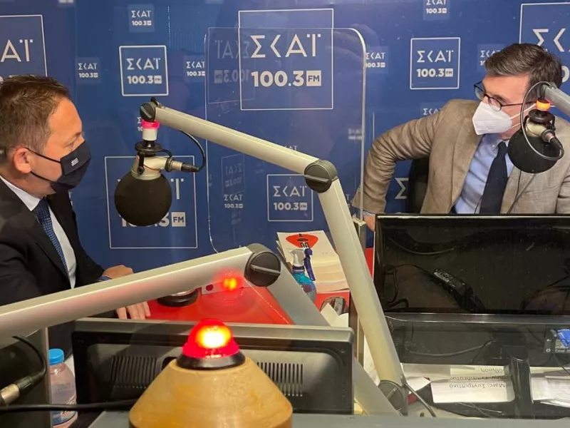 Πέτσας στον ΣΚΑΪ 100,3: Να μην αναβάλλονται τα ραντεβού για εμβολιασμό τον Αύγουστο (audio)