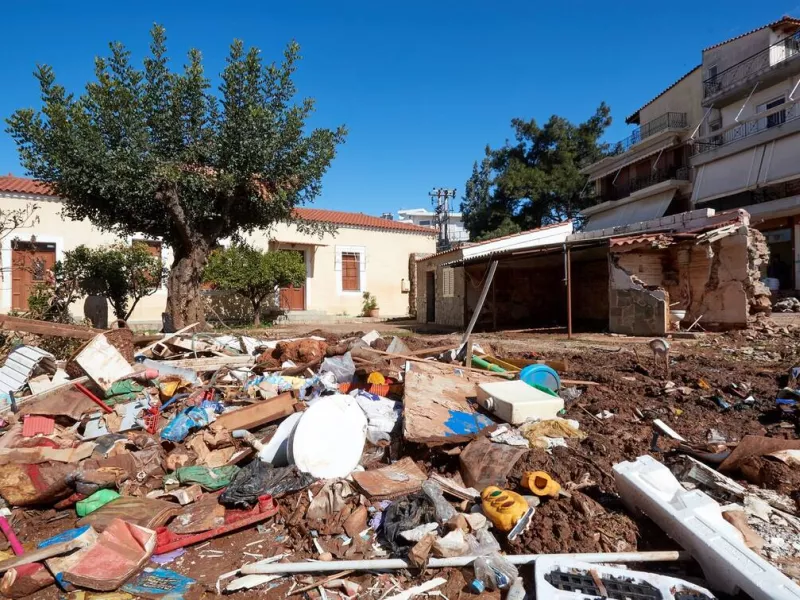 Εικόνα καταστροφής μετά τις φονικές πλημμύρες στη Μάνδρα