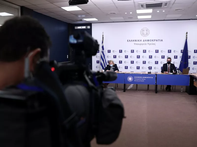 Θεμιστοκλέους - Θεοδωρίδου κατά αντιεμβολιαστών - Για γιατρούς: Είναι τσαρλατάνοι, να τιμωρηθούν