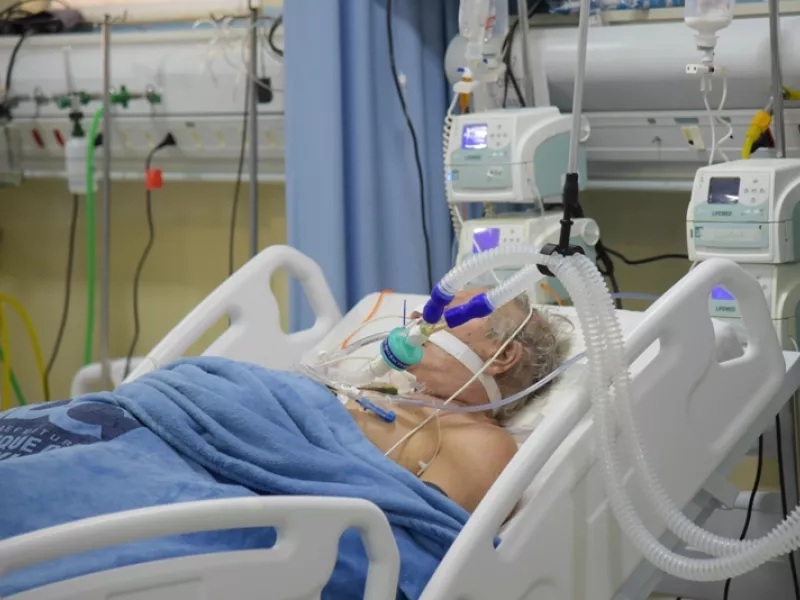 Βρετανία: «Η COVID-19 δεν είναι πλέον νόσος των εμβολιασμένων» 
