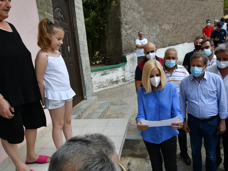«Καιγόμαστε βοήθεια ρε!!!» - Η ζωγραφιά του κοριτσιού που συγκίνησε τη Φ. Γεννηματά (pic)