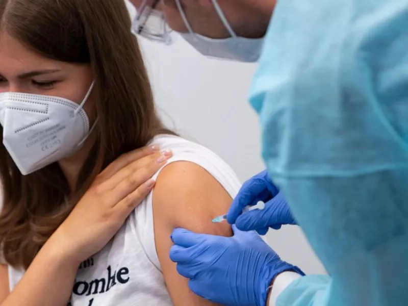 Παγώνη: Να εμβολιαστούν τα παιδιά από 12 ετών και πάνω στα σχολεία 