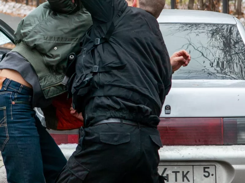Κρήτη: Με κάταγμα στο κρανίο νοσηλεύεται άνδρας μετά τον ξυλοδαρμό για θέση... πάρκινγκ