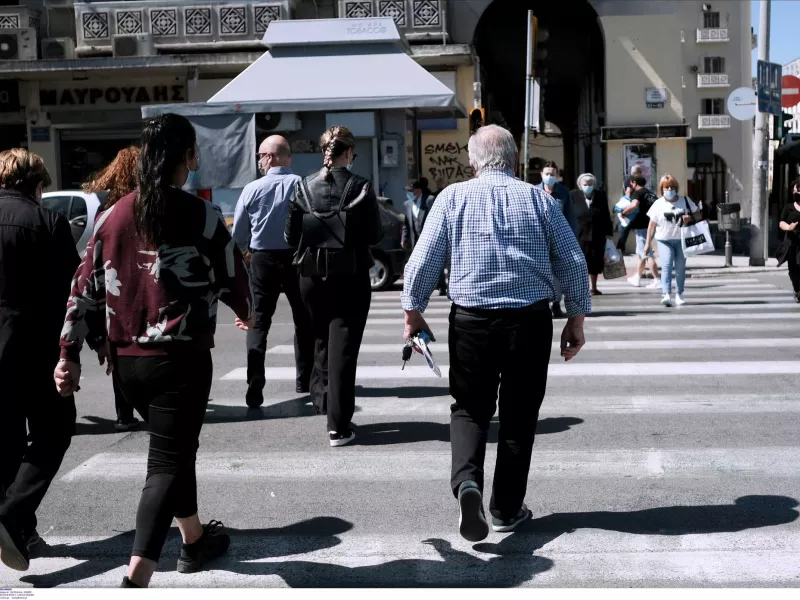 Κάτω από 500 οι διασωληνωμένοι -10.853 νέα κρούσματα - 72 νεκροί 