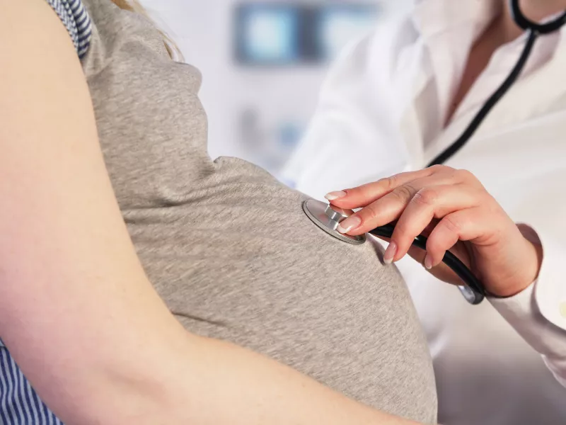 Τζόρτζια: Σε μηχανική υποστήριξη, εγκεφαλικά νεκρή, 30χρονη μέχρι να γεννήσει
