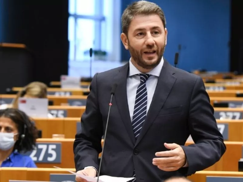 Ανδρουλάκης: Περαστικά στη Γεννηματά- Αναστέλλω την προεκλογική μου δραστηριότητα