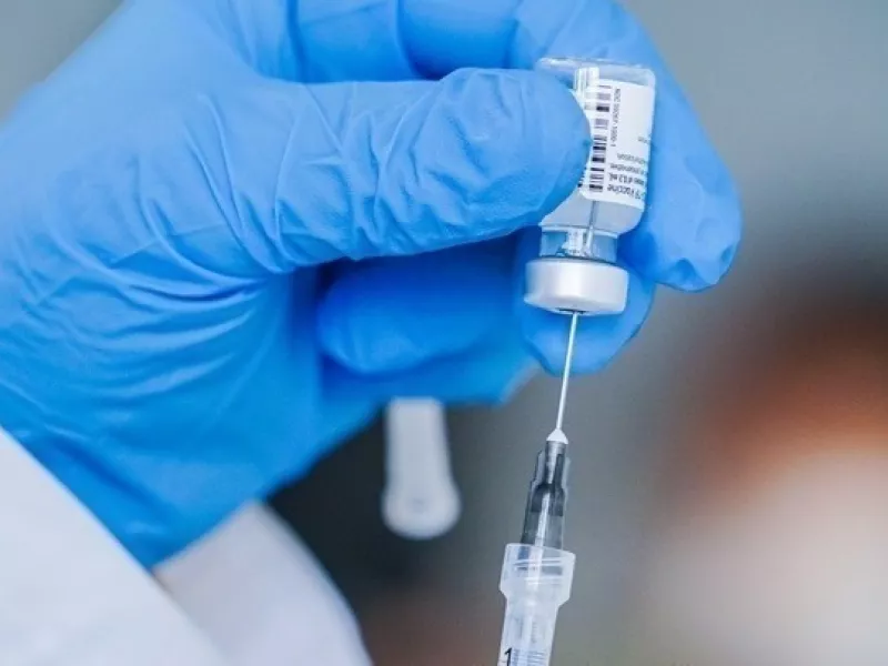 Παρατείνεται έως 31 Δεκεμβρίου η υποχρεωτικότητα του εμβολιασμού των εργαζομένων σε δομές υγείας	