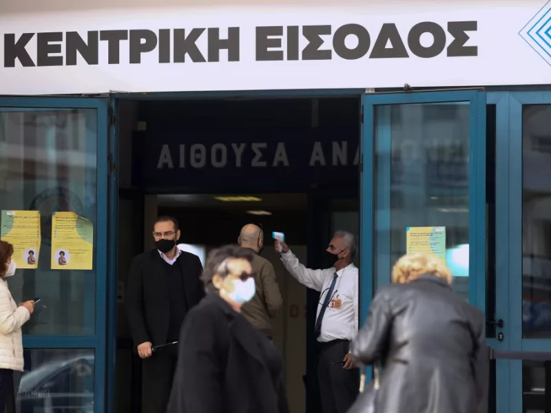 Πρόστιμο 100 ευρώ για ανεμβολίαστους άνω των 60 ετών από Δευτέρα -Οι εξαιρέσεις