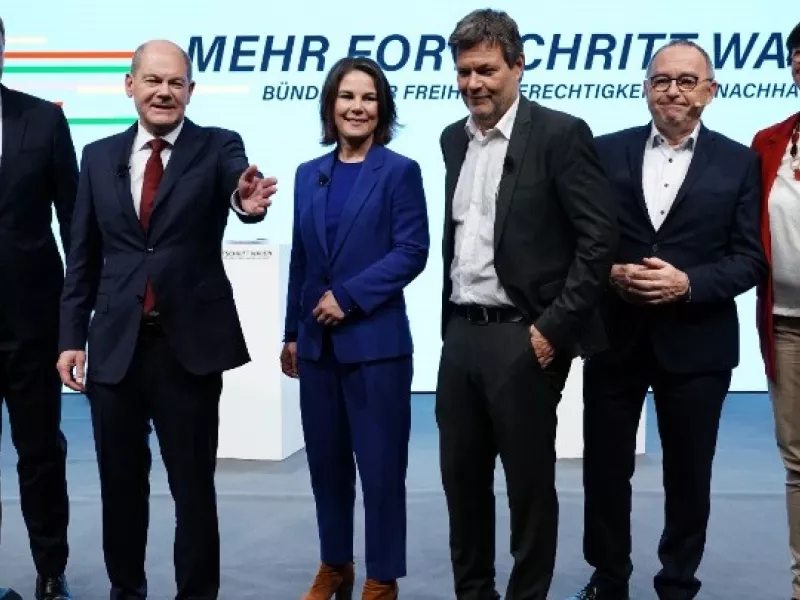Γερμανία: Νέα ΥΠΕΞ η συμπρόεδρος των Πρασίνων Αναλένα Μπέρμποκ 