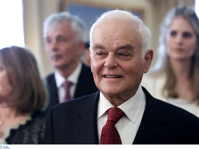 Μανιτάκης - ΣΚΑΪ 100,3: Γιατί είναι συνταγματικός ο υποχρεωτικός εμβολιασμός στους άνω των 60