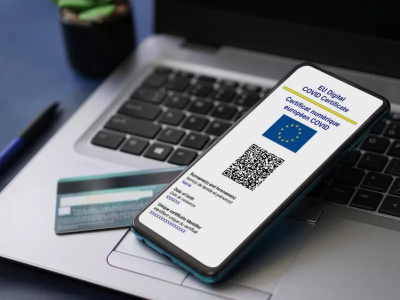 Οριστικό: Τι αλλάζει στη διάρκεια των πιστοποιητικών εμβολιασμού και νόσησης 