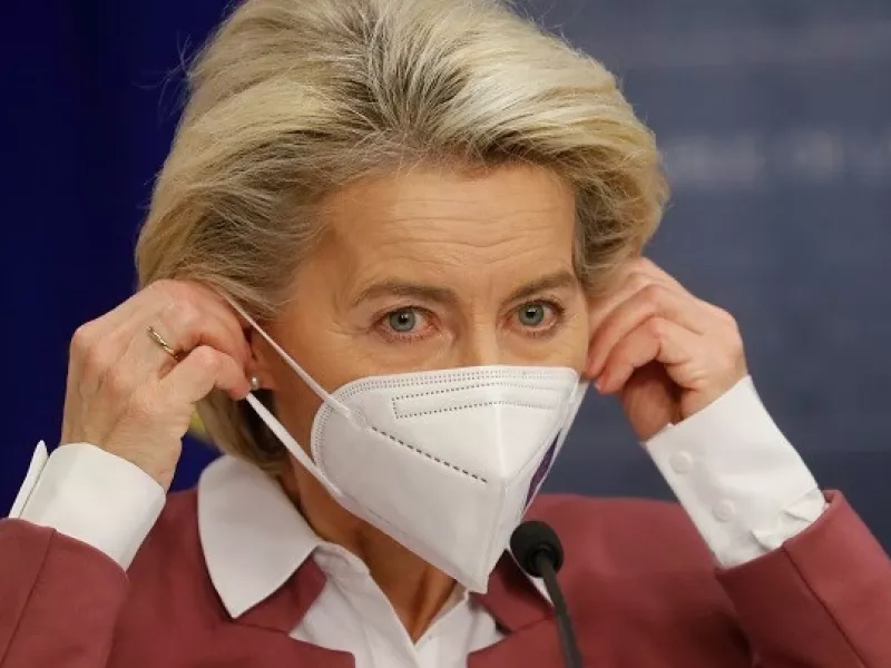 Φον ντερ Λάιεν: Εκτός Swift ρωσικές τράπεζες- Τι αναφέρει κοινή δήλωση ΕΕ-ΗΠΑ