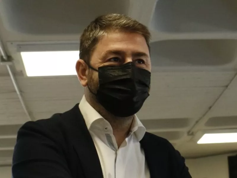 Ανδρουλάκης: «Ναι» στην πρόταση μομφής,«όχι» σε πρόωρες εκλογές - Βολές και κατά Τσίπρα