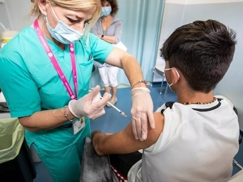 Ξεκινούν σήμερα οι εμβολιασμοί παιδιών ηλικίας 5-11 ετών