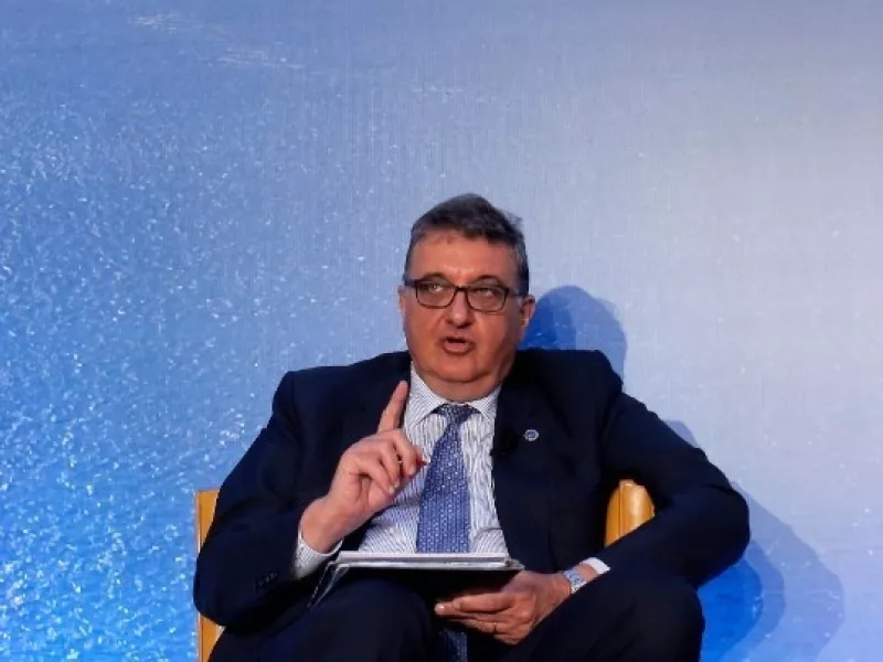 Εξαδάκτυλος-ΣΚΑΪ 100.3: «Όποιος έχει συμπτώματα, θα πρέπει να συμπεριφέρεται σαν να έχει κορωνοϊό»