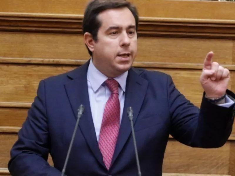 Βουλή-Μηταράκης: Αποσυμφορήσαμε τα νησιά, την ενδοχώρα και την Αθήνα -Προχωράμε με γνώμονα το εθνικό συμφέρον