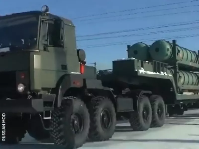 Κλιμακώνει την ένταση η Μόσχα: S-400 στη Λευκορωσία εν μέσω ουκρανικής κρίσης (vid) 