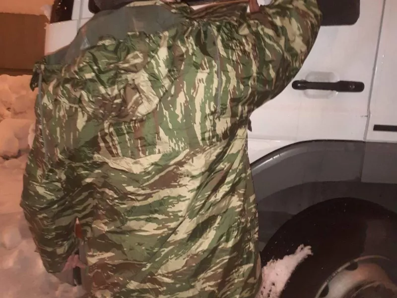 Πάνω από 20 ώρες εγκλωβισμένοι οδηγοί στην Αττική Οδό: Στη «μάχη» στρατός και ΕΚΑΜ (εικόνες)