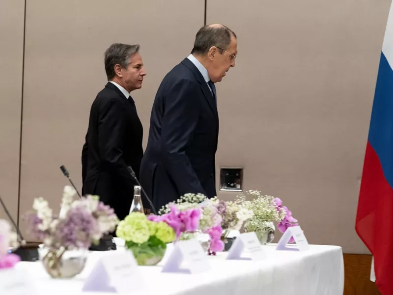Λαβρόφ: Δεν σχεδιάζουμε εισβολή στην Ουκρανία - Χωρίς «λευκό καπνό» η συνάντηση με Μπλίνκεν