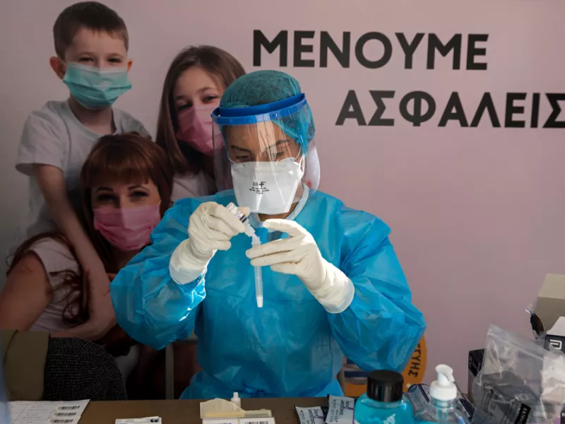 Φόβοι για έξαρση του κορωνοϊού το καλοκαίρι