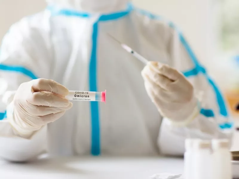 Η Όμικρον 2 δεν συνιστά αιτία σοβαρής ανησυχίας λένε Βρετανοί επιστήμονες
