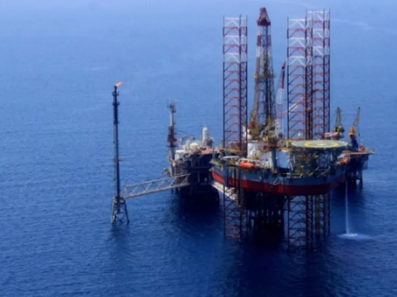 Πετρέλαιο: Ξεπέρασε τα 90 δολάρια ανά βαρέλι το Brent