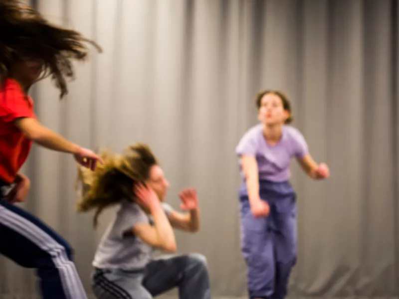 Η νέα παράσταση χορού της Ίριδας Καραγιάν στο θέατρο Θησείον