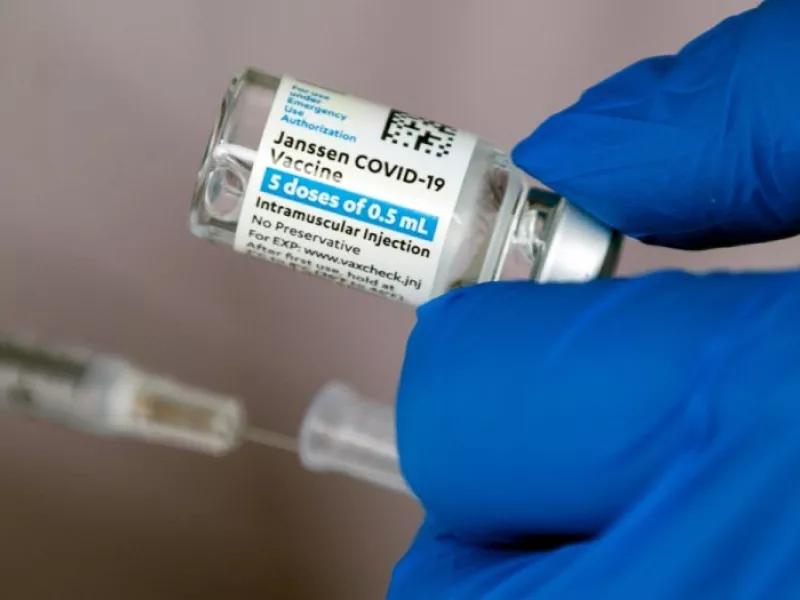 Μελέτη: Το Johnson & Johnson λιγότερο αποτελεσματικό σε σχέση με το Pfizer κατά του κινδύνου νοσηλείας