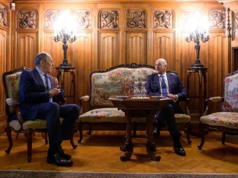 «Βέλη» Λαβρόφ για το Κίεβο - Δένδιας: Μια σύγκρουση στην Ουκρανία δεν θα έχει κανέναν νικητή
