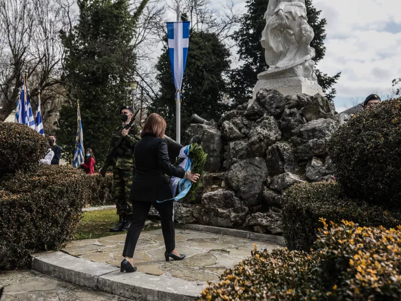 Ιωάννινα - Σακελλαροπούλου: Τιμάμε τη μνήμη των ηρώων μας, εμπνεόμαστε από το νόημα των αγώνων τους