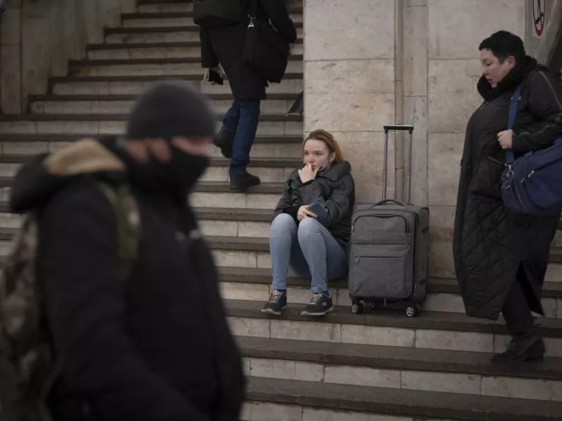OHE: Σχεδόν 100.000 Ουκρανοί εγκατέλειψαν τις εστίες τους