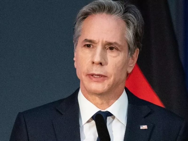 Μπλίνκεν: Η Ρωσία διέπραξε εγκλήματα πολέμου στην Ουκρανία - Προμήνυμα ποινικών διώξεων