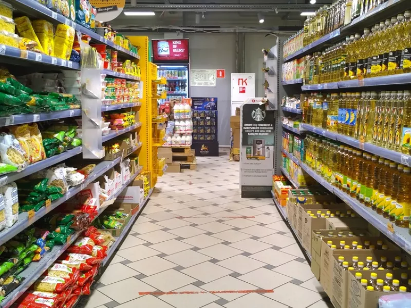 Φρένο σε αισχροκέρδεια και ελλείψεις στα ράφια: Πλαφόν από σούπερ μάρκετ και υποχρεωτική καταγραφή αποθεμάτων  