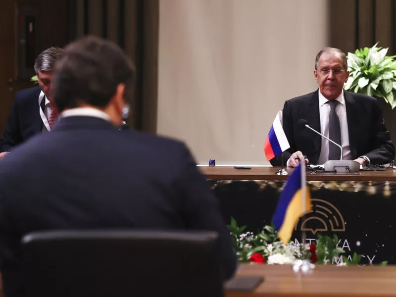 Καμία πρόοδος από τις συνομιλίες Λαβρόφ - Κουλέμπα στην Αττάλεια