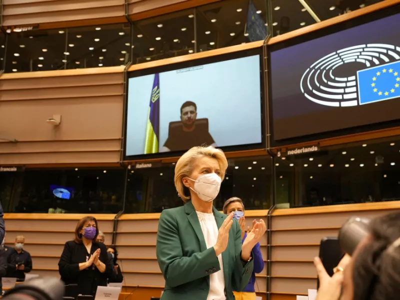 DW: Η πολύπλοκη διαδικασία ένταξης μιας χώρας στην ΕΕ και η περίπτωση της Ουκρανίας