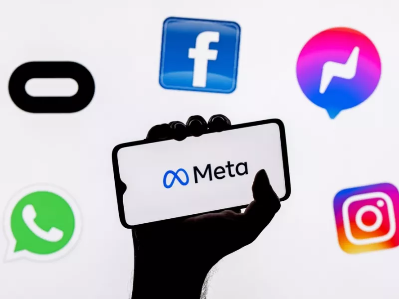 Απειλεί με αναστολή των δραστηριοτήτων της Meta η Μόσχα ως αντίποινα για την αλλαγή κανονισμών