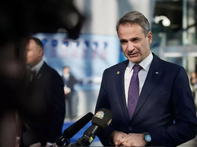 Μητσοτάκης στη σύνοδο του ΝΑΤΟ: Να σταλεί μήνυμα ότι είμαστε ενωμένοι ως προς την υποστήριξη στην Ουκρανία