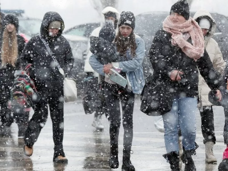 Βάλλεται απ’ όλες τις κατευθύνσεις το Κίεβο - «Λιγότεροι από 2 εκατ. άνθρωποι έχουν απομείνει στην πόλη», λέει ο δήμαρχος