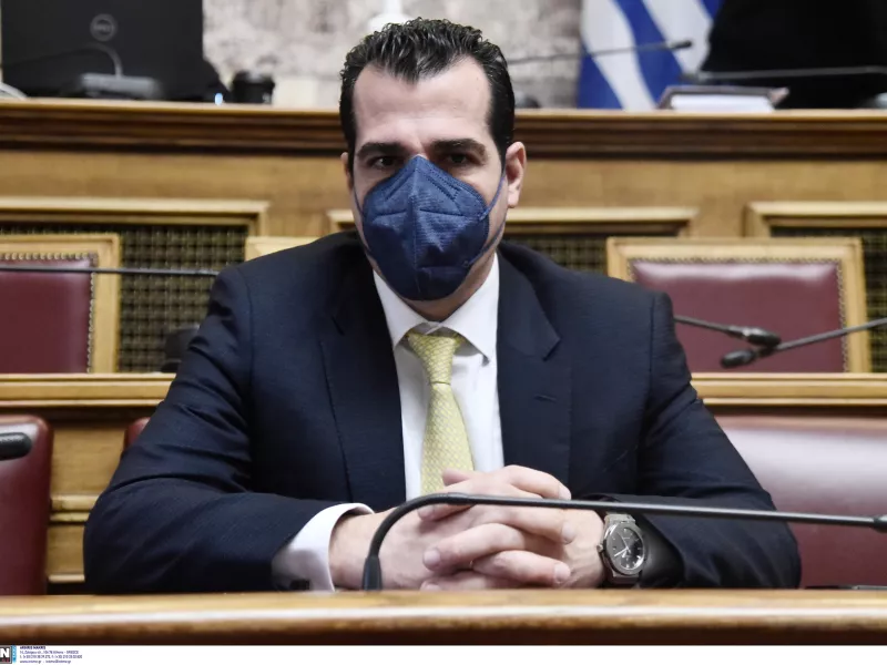 Πλεύρης: Εκτός ΕΣΥ οι ανεμβολίαστοι υγειονομικοί για όσο διαρκεί η πανδημία