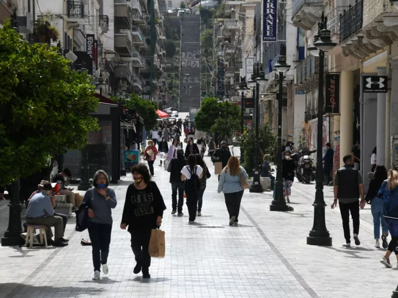 Κόσμος στην αγορά