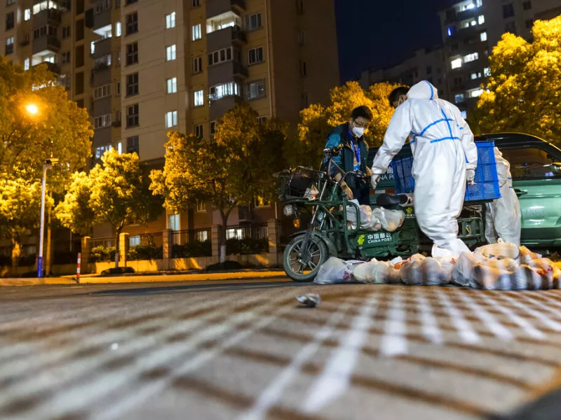 Νέες εικόνες παράνοιας στη Σανγκάη: Αρπάζουν πολίτες και τους στέλνουν σε camps κορωνοϊού- Δείτε βίντεο