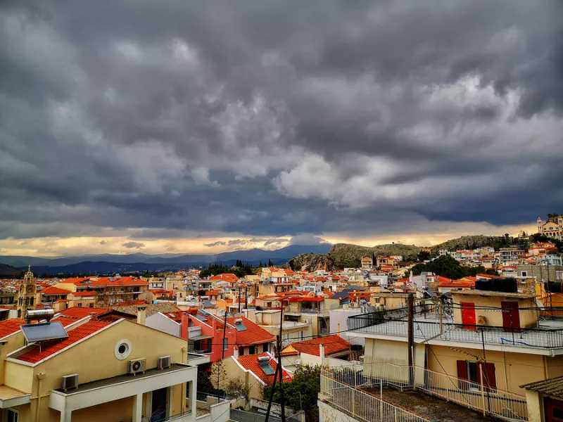 Συννεφιασμένος σήμερα ο καιρός - Σε ποιες περιοχές θα βρέξει