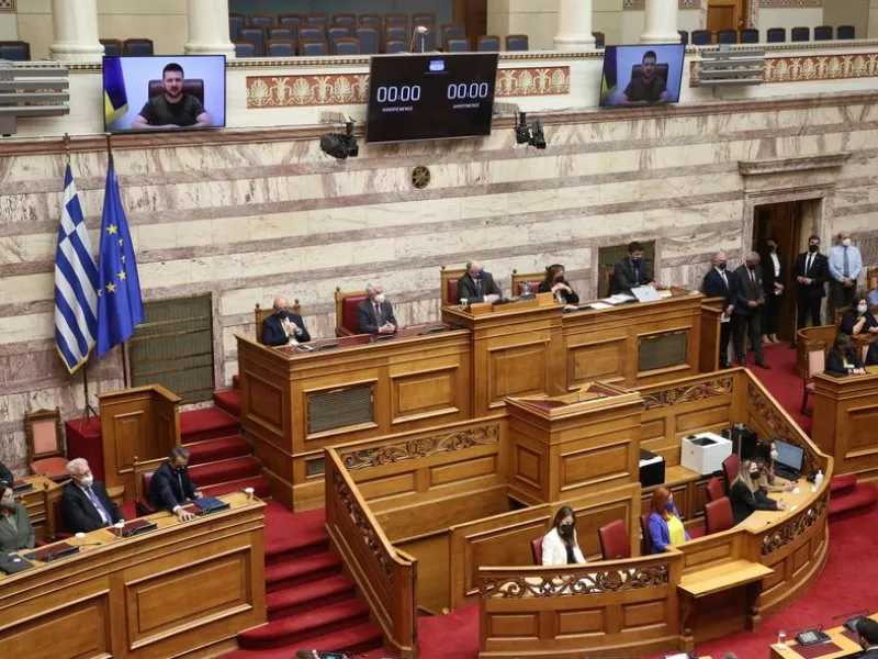 Δείτε live τη συζήτηση στη Βουλή για τον κλιματικό νόμο και τις επιστροφές για το ρεύμα