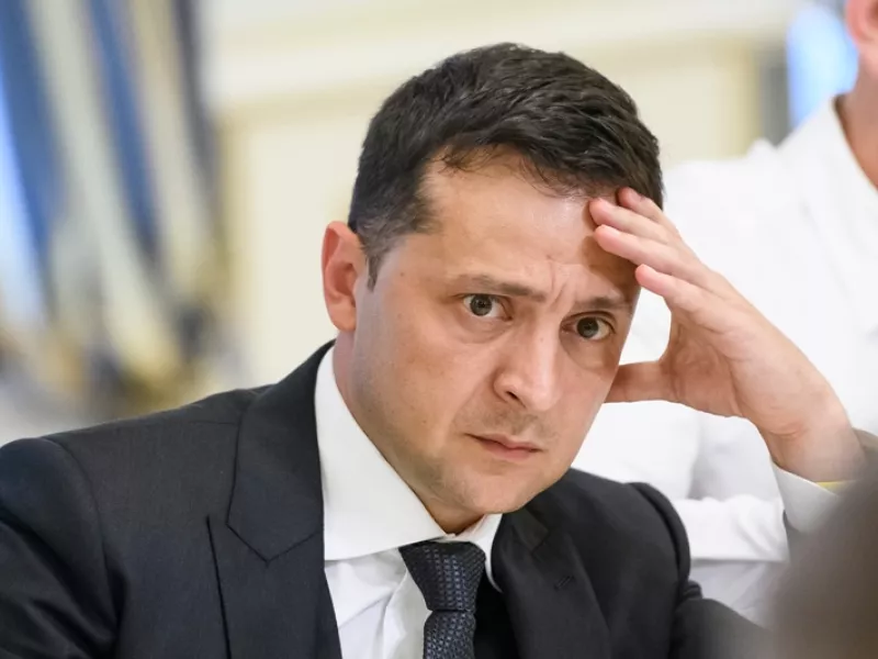 Σοκαριστική σύγκριση: Δύο φωτογραφίες του Ζελένσκι- Πριν αρχίσει ο πόλεμος και μετά 40 μέρες 