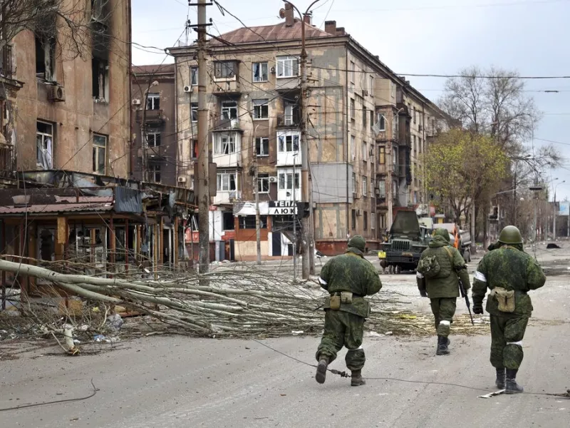 Με μαζικά πλήγματα πυροβολικού θα επιχειρήσει να προελάσει στο Ντονμπάς η Ρωσία, λένε οι Βρετανοί