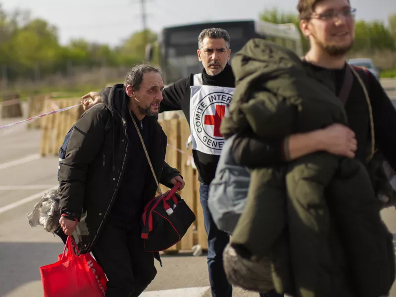 Τρίτο λεωφορείο με αμάχους αναχώρησε από το Αζοφστάλ