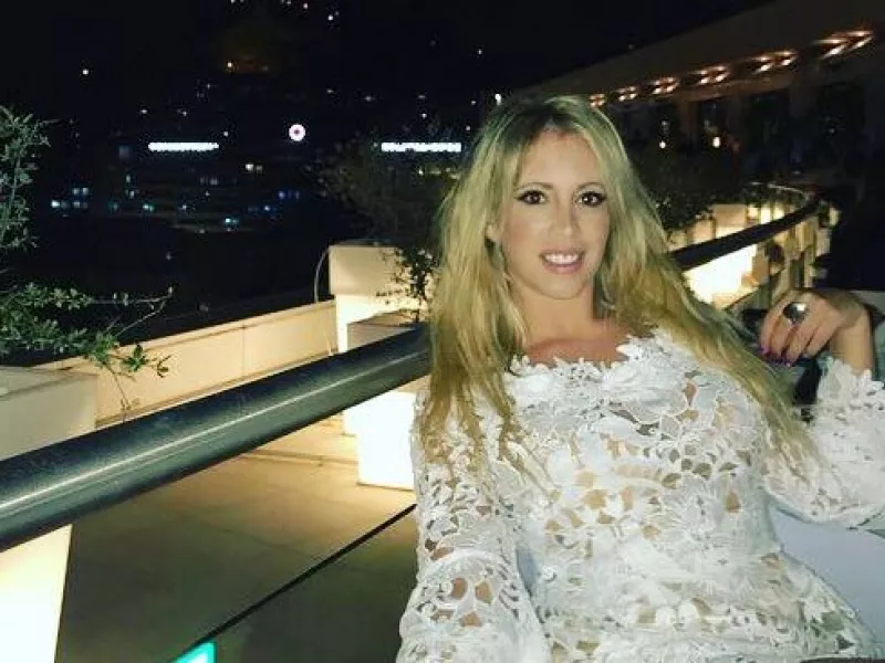 «Με μέθυσε και με βίασε μέσα στο αυτοκίνητο»: Η ηθοποιός Έλενα Αθανασοπούλου καταγγέλλει γνωστό σκηνοθέτη