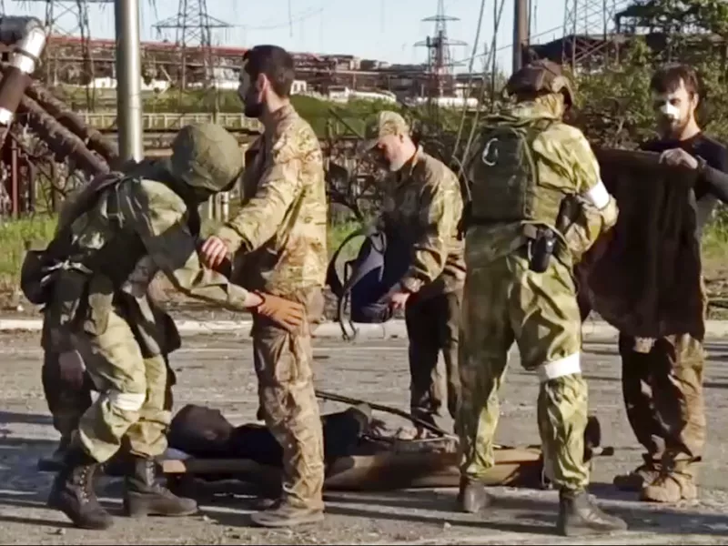 Αιχμάλωτοι στη Ρωσία οι μαχητές του Τάγματος Αζόφ από το Azovstal - «Είναι εγκληματίες, πρέπει να δικαστούν», λέει η Μόσχα